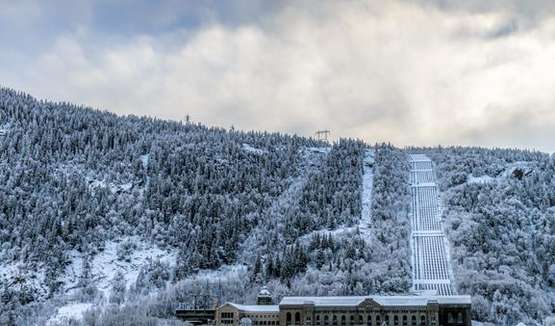 Gaustatoppen på ski