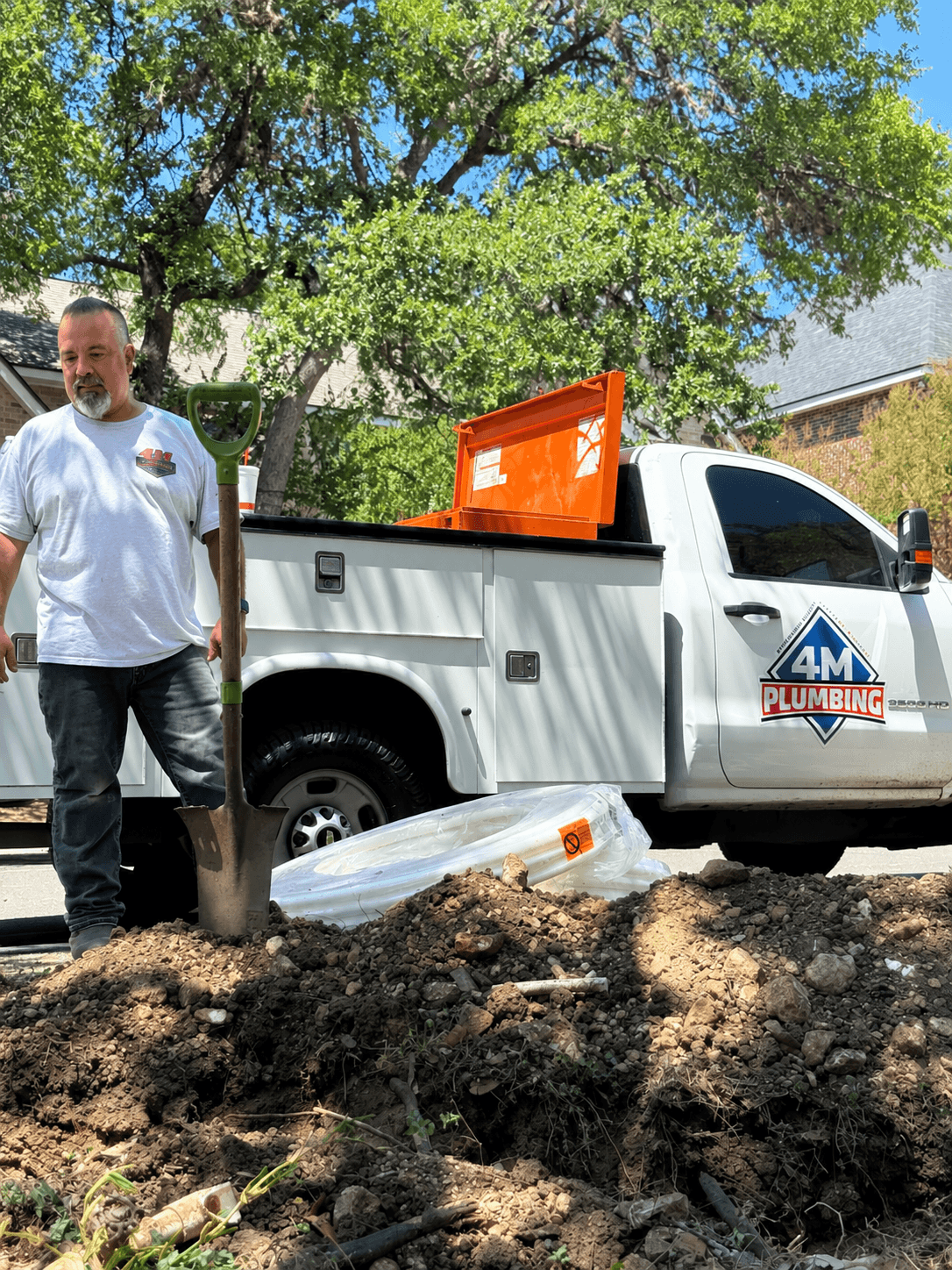 4M Plumbing Services technician at work in San Antonio