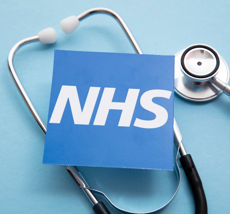 CR Smith, Windows and doors, windows and front door