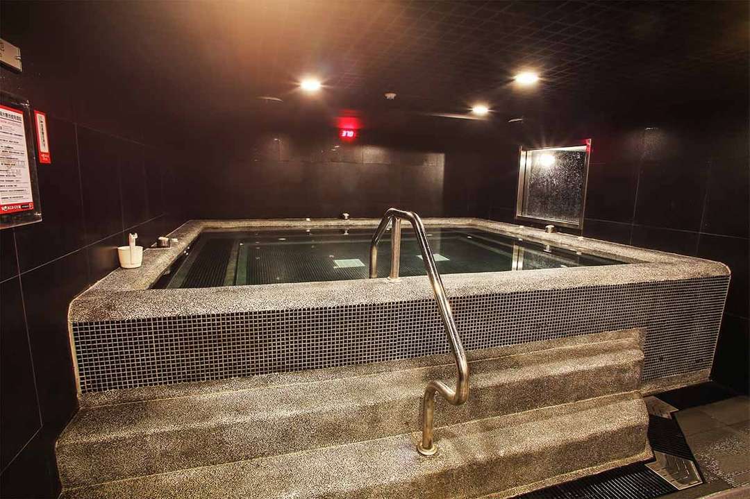 World Gym水療池