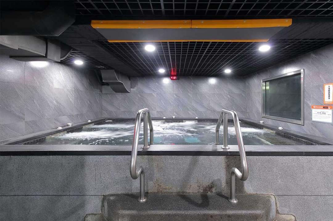World Gym水療池