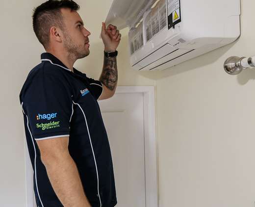 Split system air conditioning