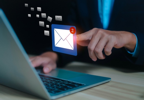 CRM with Geofencing Notifications: Location-Based Engagement for Enhanced Customer Experiences