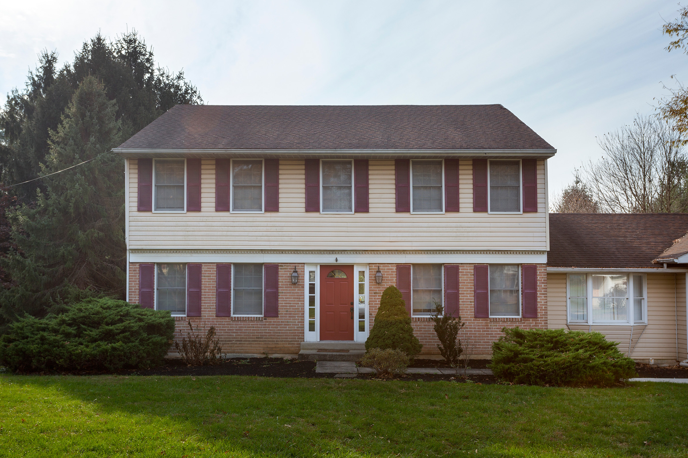Home before siding replacement