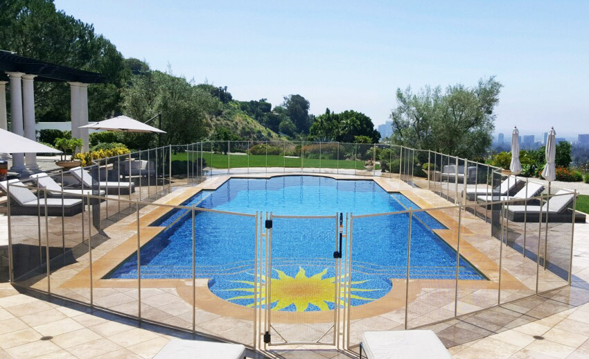 The Safest And Strongest Mesh Pool Fence