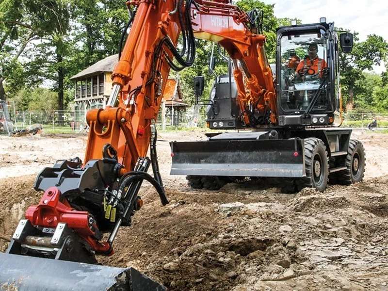 Hitachi ZX135