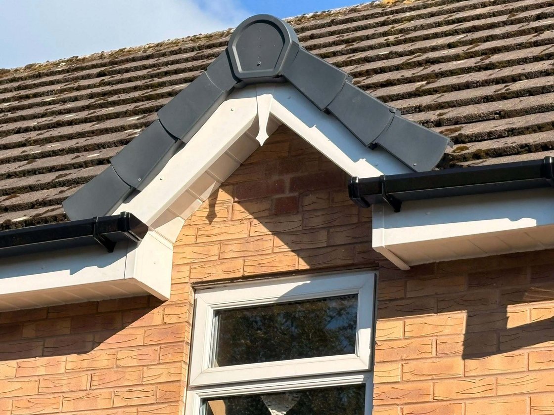 Dry verge system