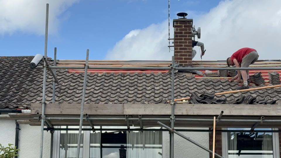Full and partial re-roof