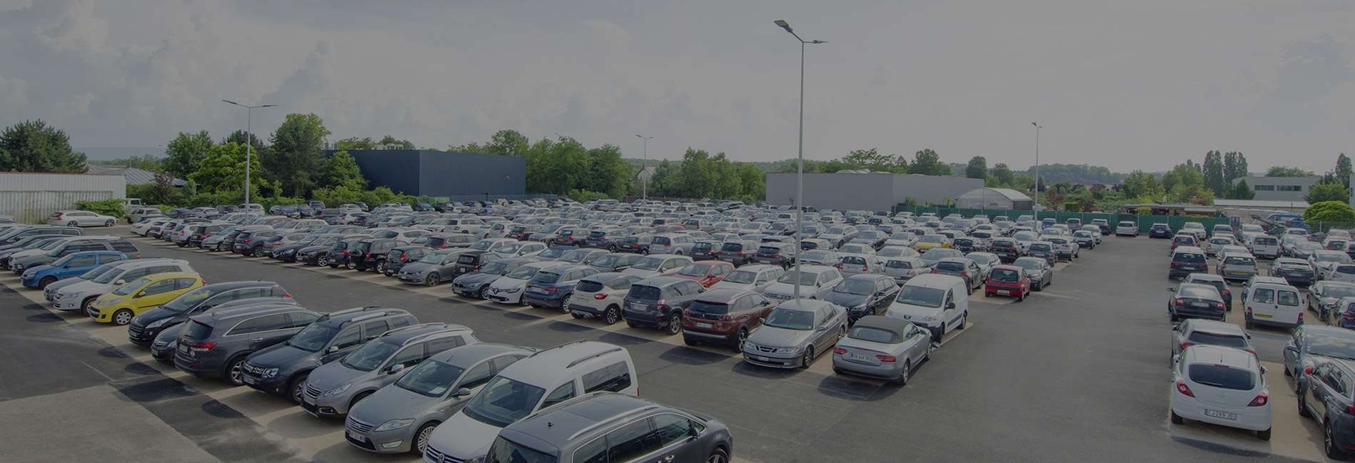 Parkplatz Flughafen Basel Blue Park parking.bluepark-basel.ch