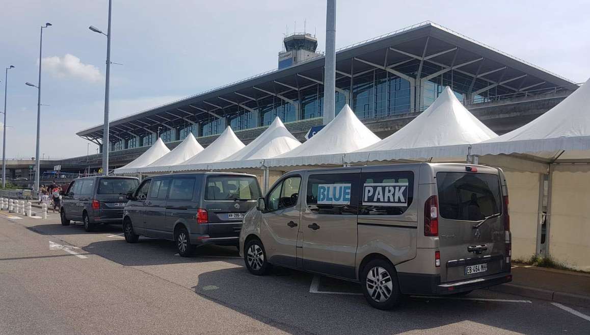 Parken Am Flughafen Basel Blue Park parking.bluepark-basel.ch