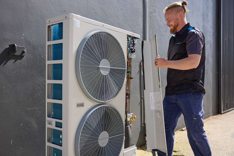 Ducted air conditioning installation