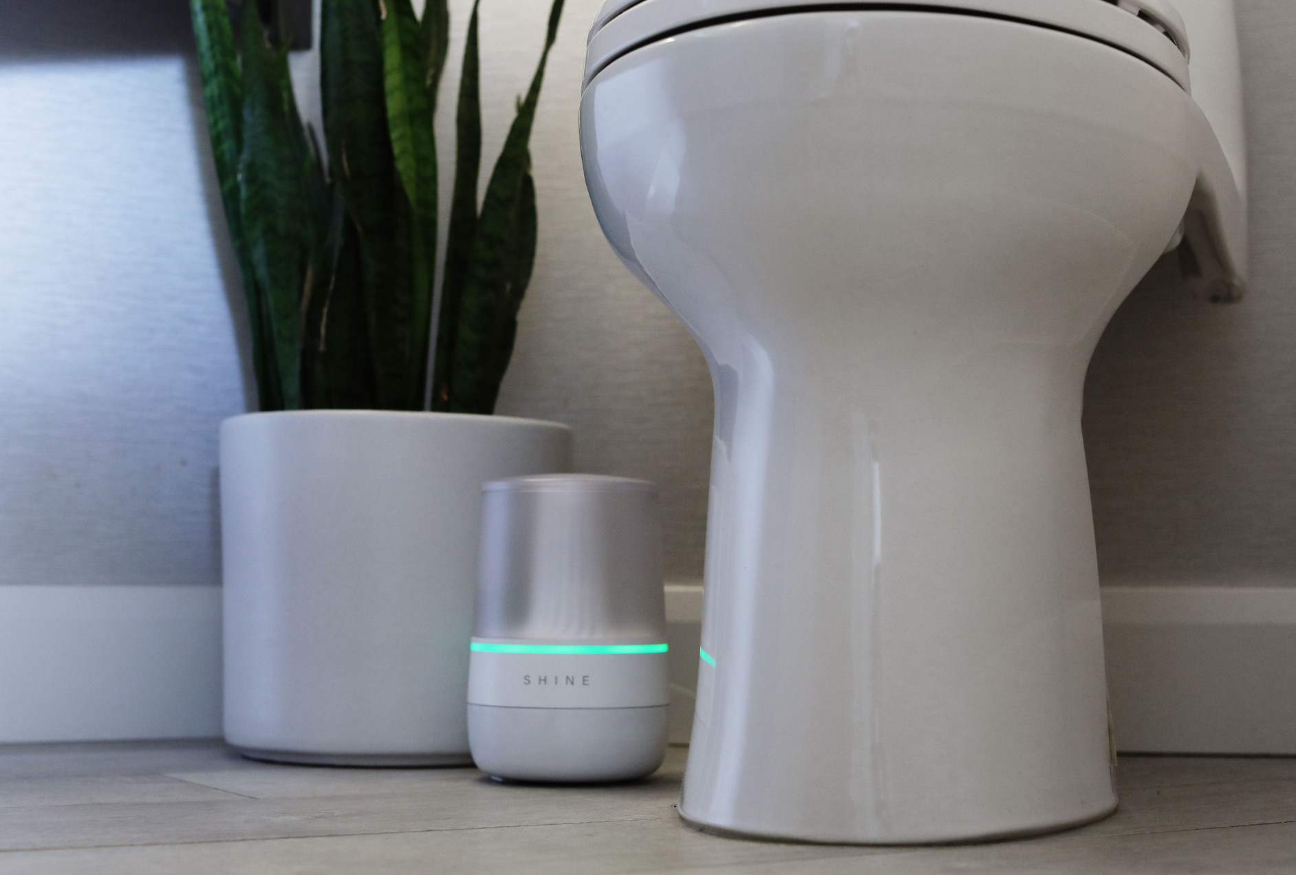 Trending Tech > Shine Bathroom