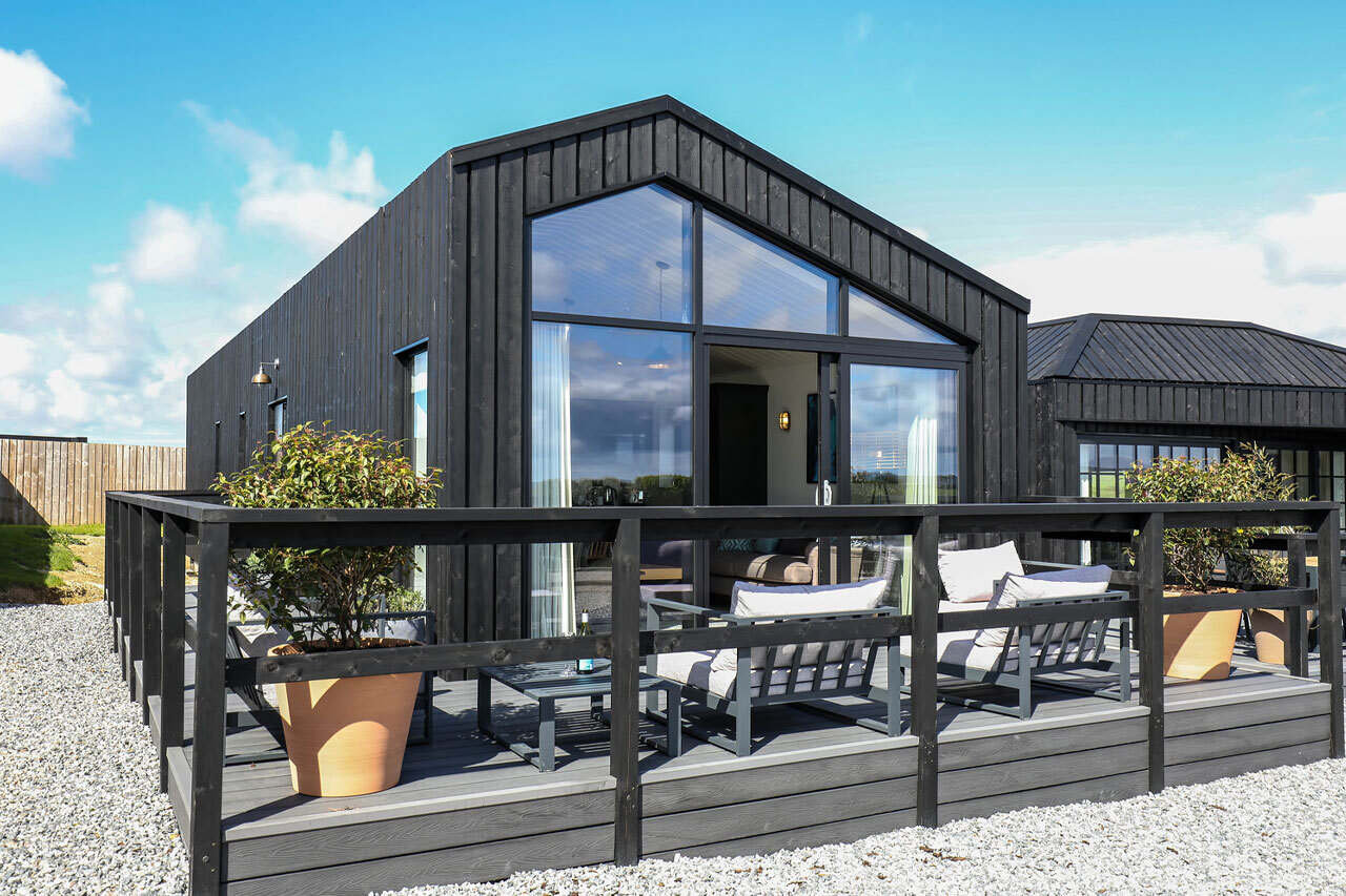 New and pre-loved holiday homes