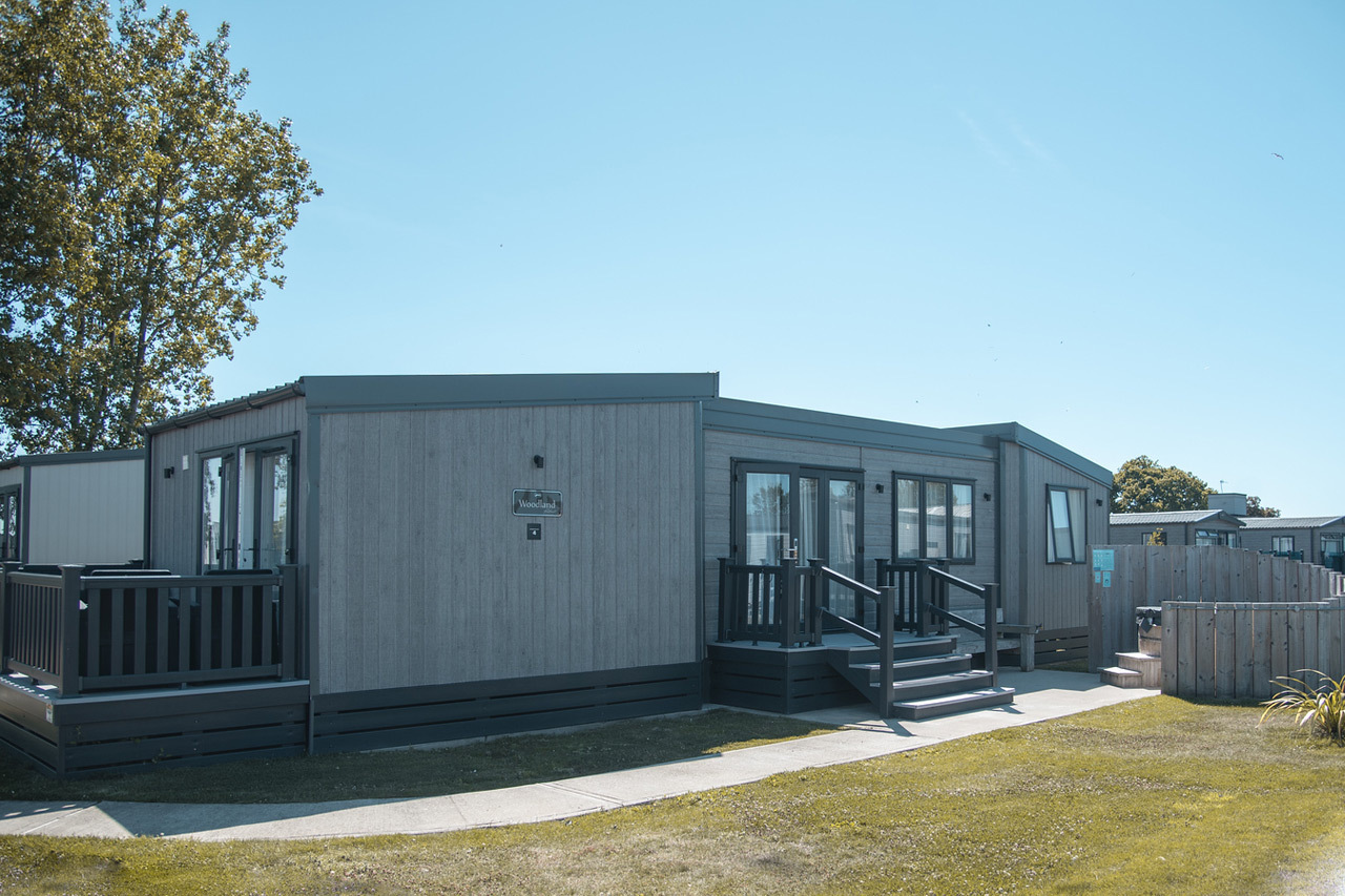 New and pre-loved holiday homes