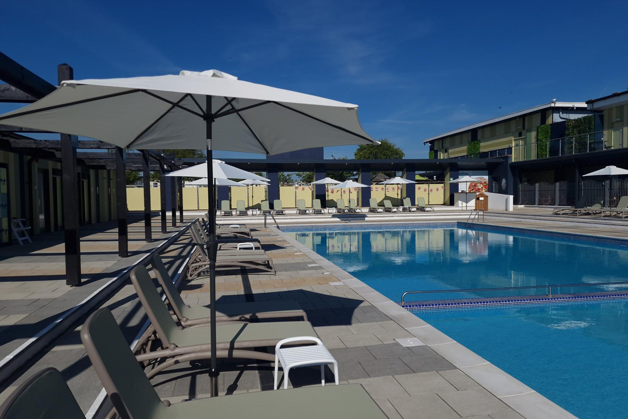 Outdoor heated swimming pool at Cleethorpes Pearl