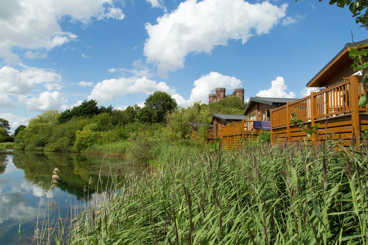 New and pre-loved holiday homes