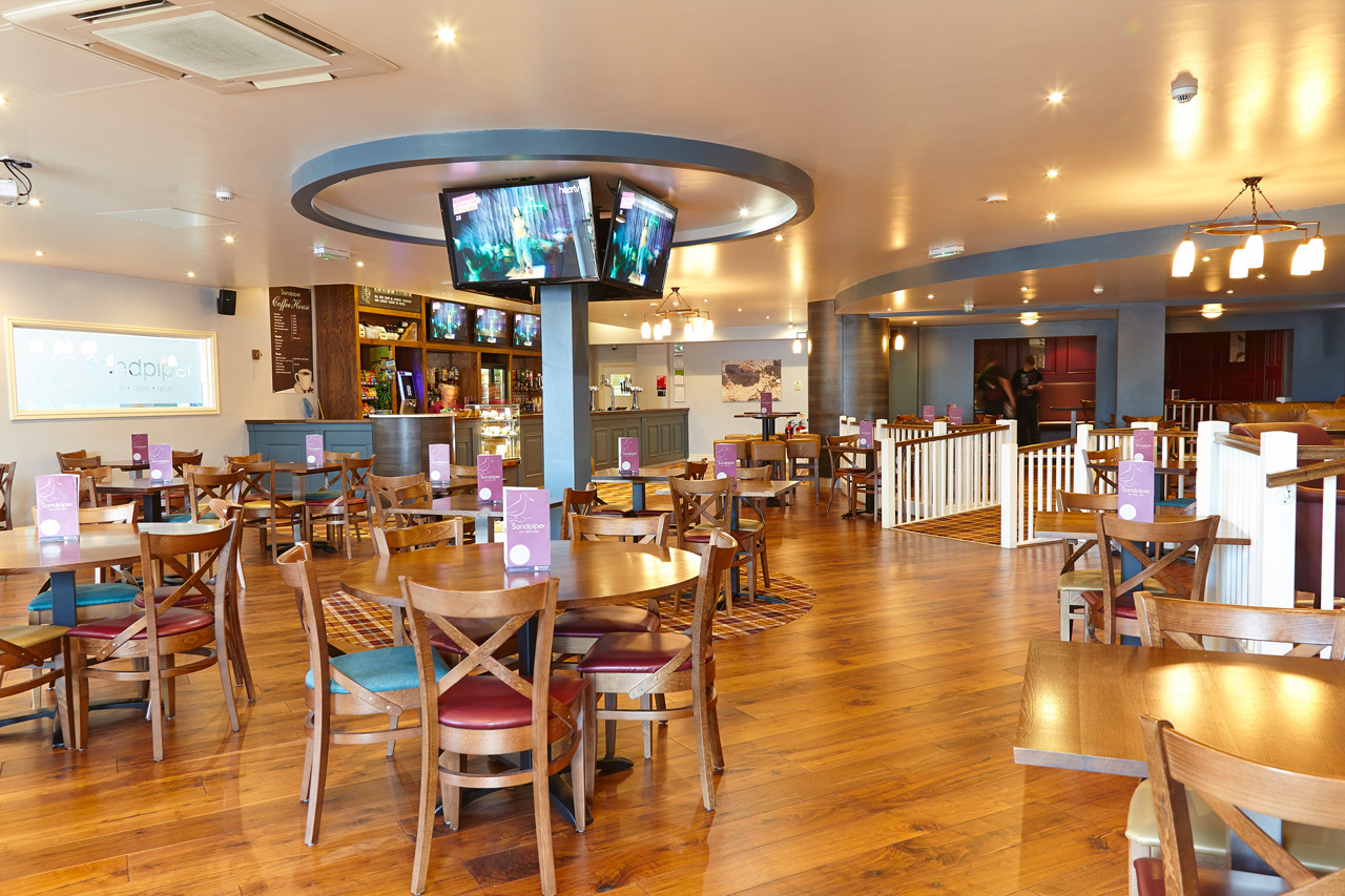 Bars and restaurants at Golden Sands