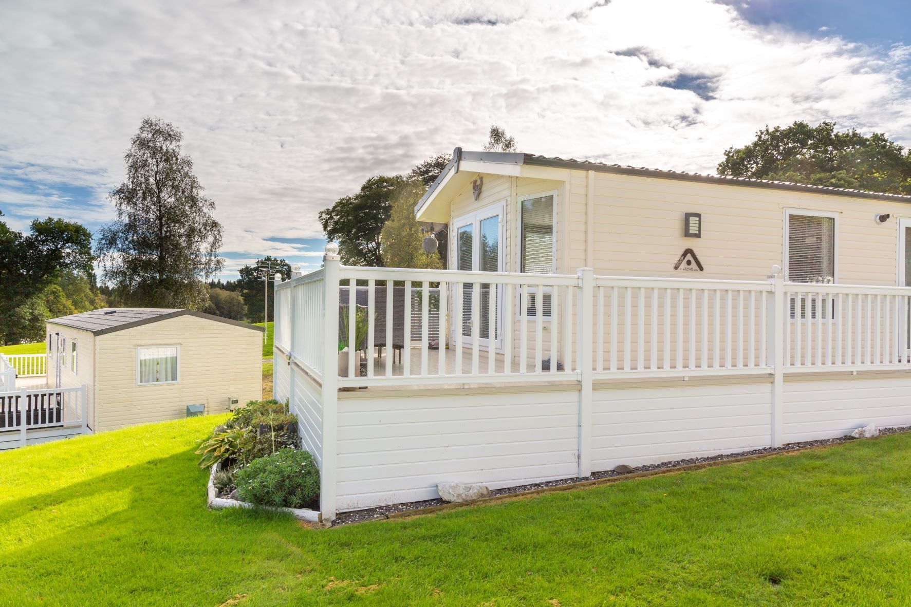 New and pre-loved holiday homes