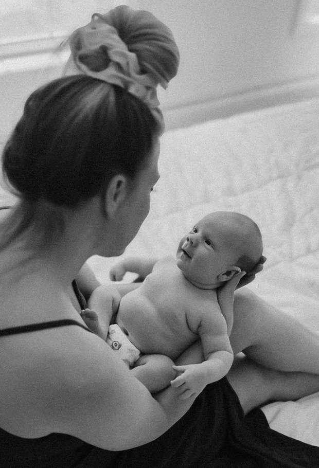 Photo taken with a phone using the Mom in the Frame method